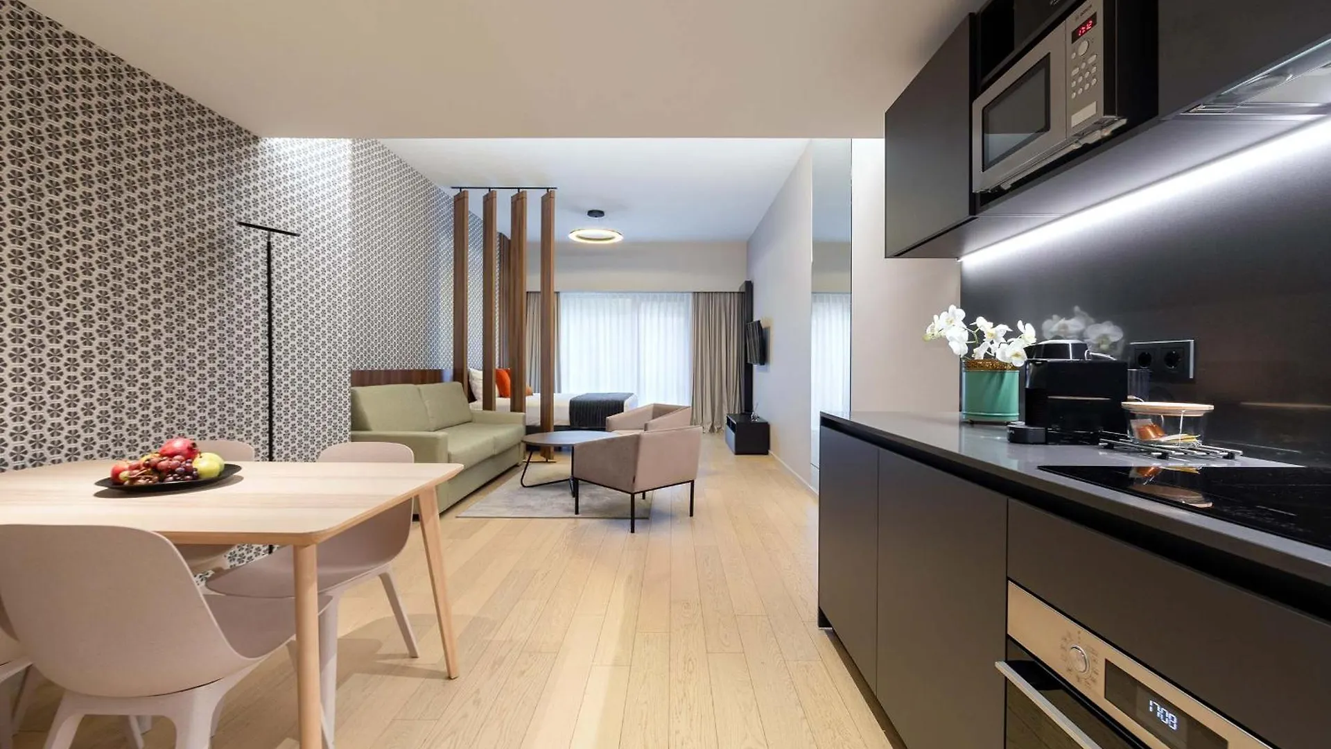 The Central Kirchberg - Smart Aparthotel Luxembourg 4*,  Luxembourg